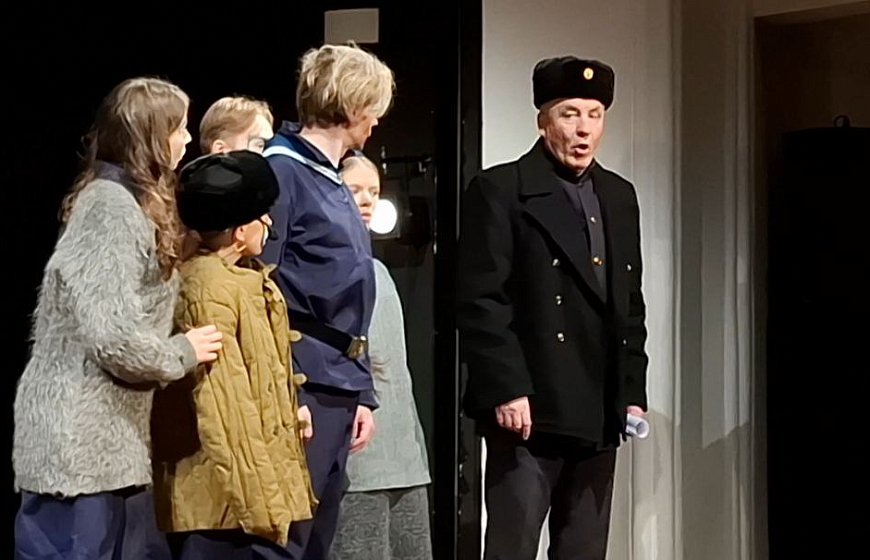 Детский новогодний спектакль о любви к Родине «Щелкунчик Ленинграда» состоялся в минувшие выходные в городском театре имени А.С. Пушкина